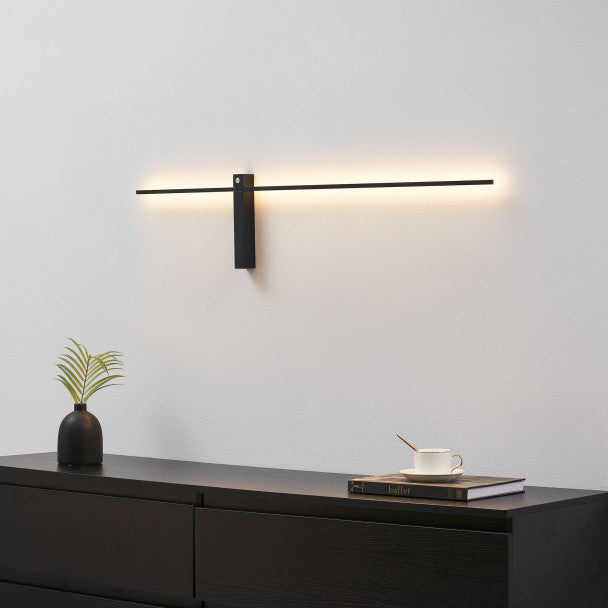 Nowoczesna i minimalistyczna lampa ścienna