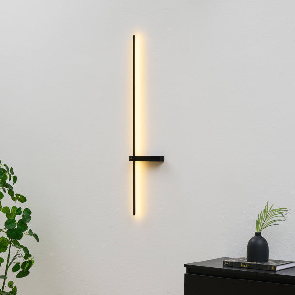 Nowoczesna i minimalistyczna lampa ścienna