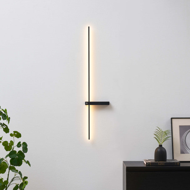 Nowoczesna i minimalistyczna lampa ścienna