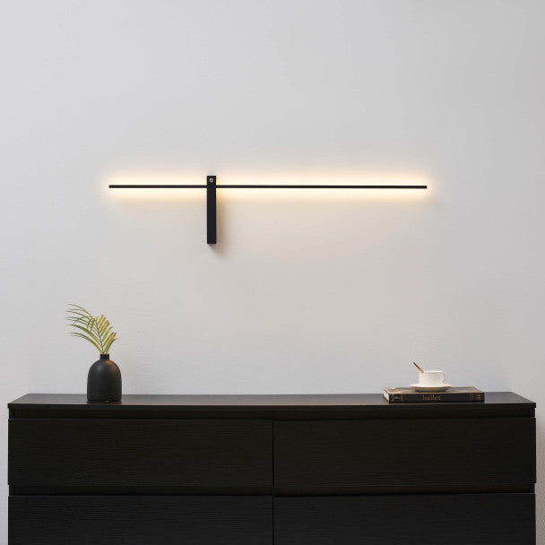 Nowoczesna i minimalistyczna lampa ścienna