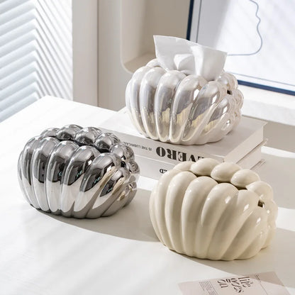 Ceramiczny stojak na chusteczki w kształcie muszelki