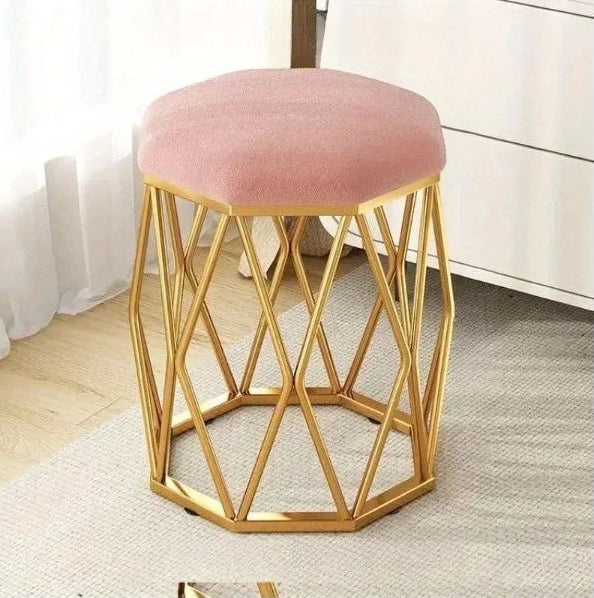 Taboret w Stylu Nordyckim