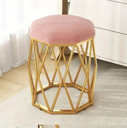 Taboret w Stylu Nordyckim