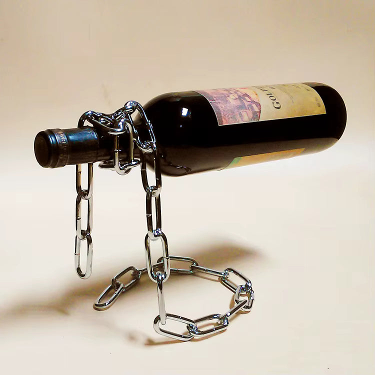 Stojak na wino z wiszącym łańcuchem