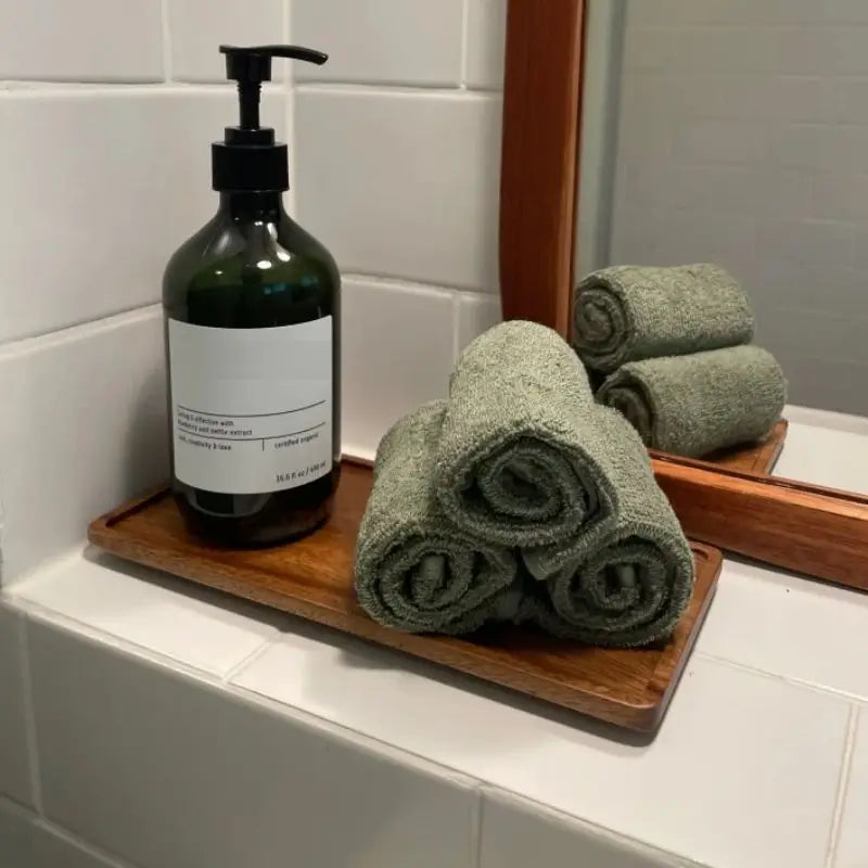 Naturalna drewniana taca z czarnego orzecha