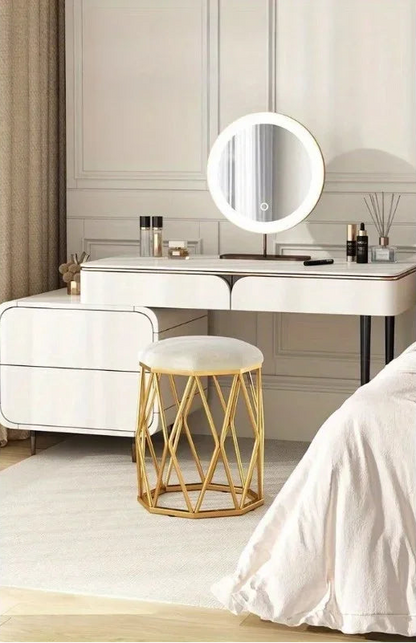 Taboret w Stylu Nordyckim