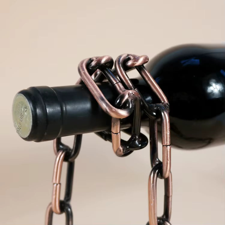 Stojak na wino z wiszącym łańcuchem