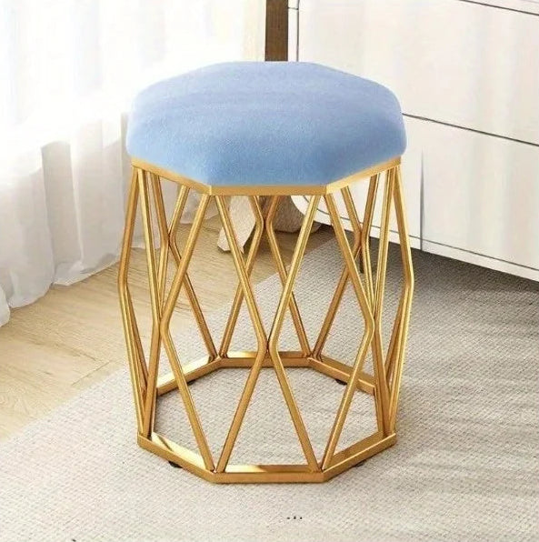 Taboret w Stylu Nordyckim