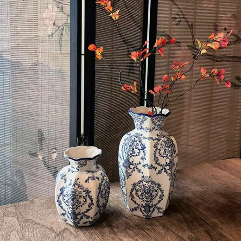 Ręcznie malowany wazon porcelanowy