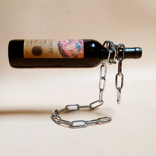 Stojak na wino z wiszącym łańcuchem