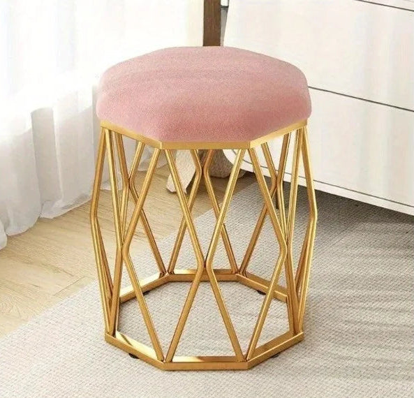 Taboret w Stylu Nordyckim