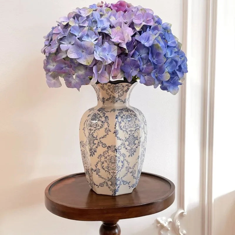 Ręcznie malowany wazon porcelanowy