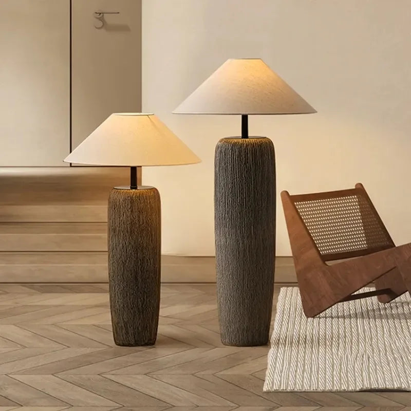 Antyczna ceramiczna lampa podłogowa