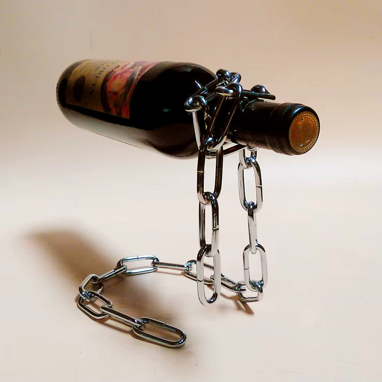 Stojak na wino z wiszącym łańcuchem