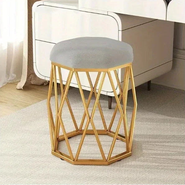 Taboret w Stylu Nordyckim