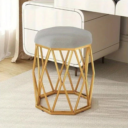 Taboret w Stylu Nordyckim