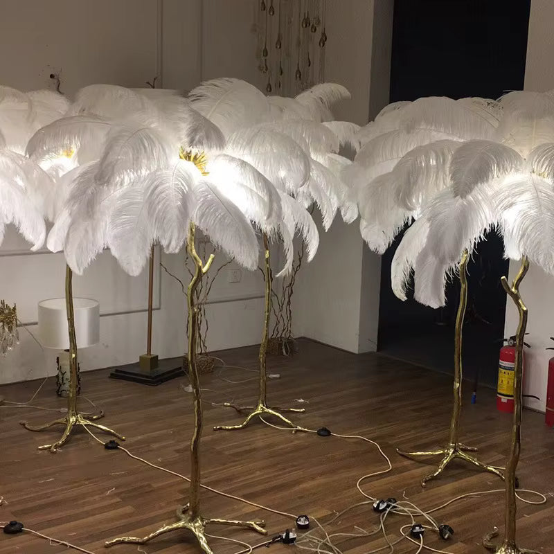 Luksusowa lampa stojąca piórkowa